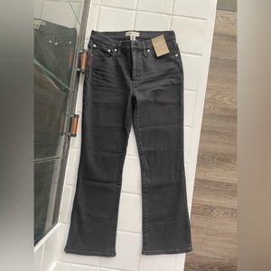 Madewell mid-rise kick out ankle length jeans, new with tag.